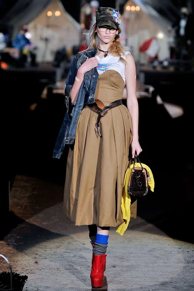Look 7